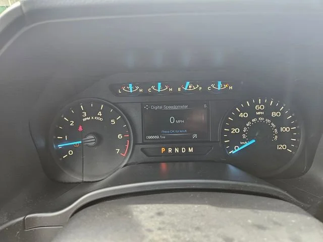 Used 2018 White Ford XL image 15