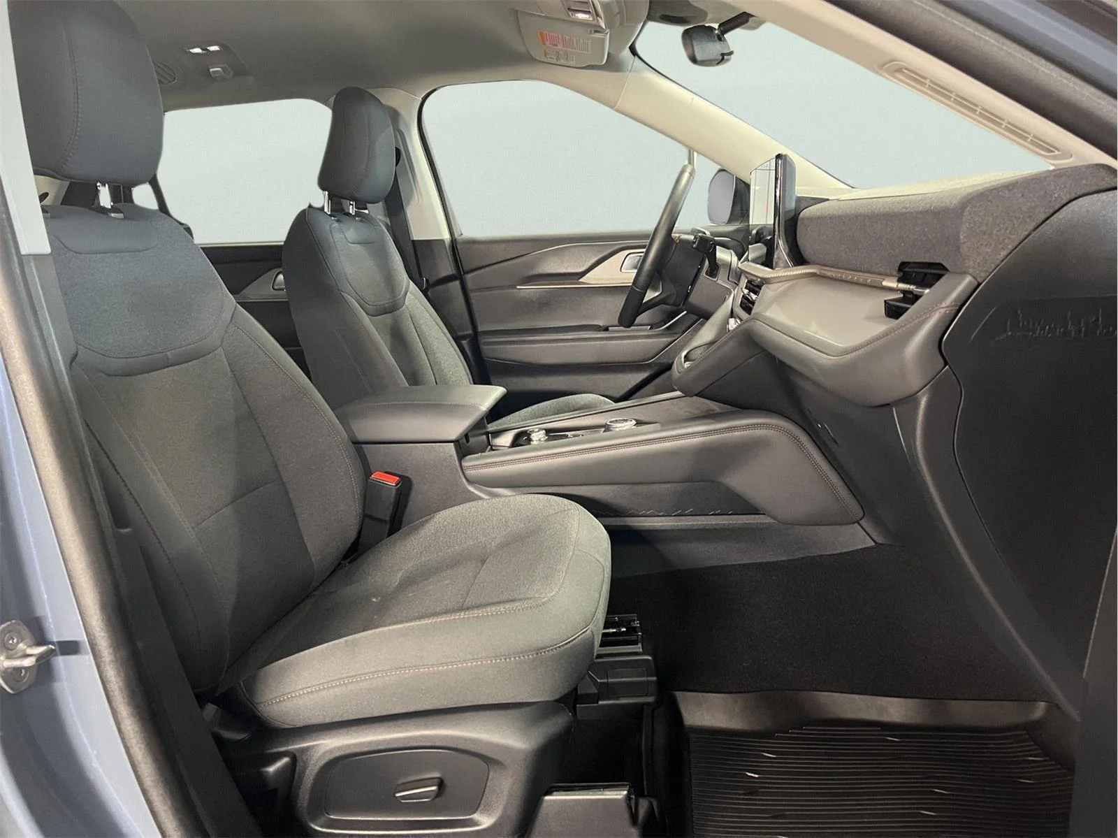 Used 2025 Vapor Blue Ford Active image 9