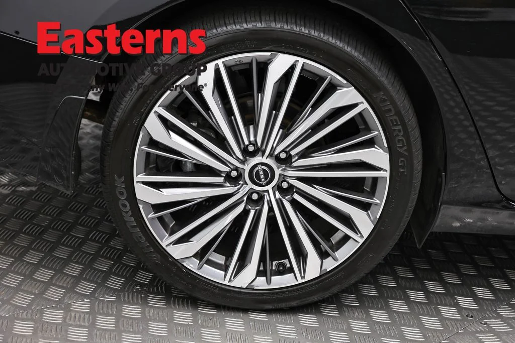 Used 2023 Black Nissan 2.5 SL image 29
