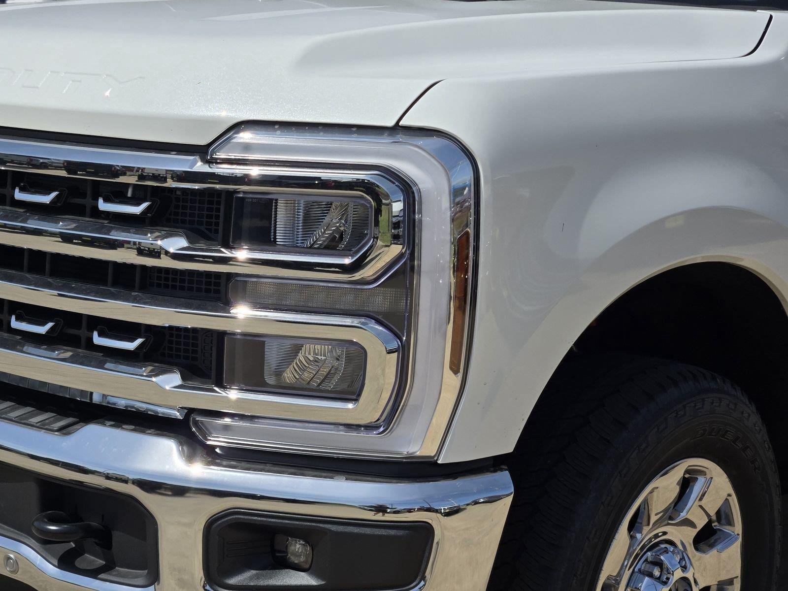 New 2026 Star White Metallic Tri-Coat Ford F-250® Lariat® image 5