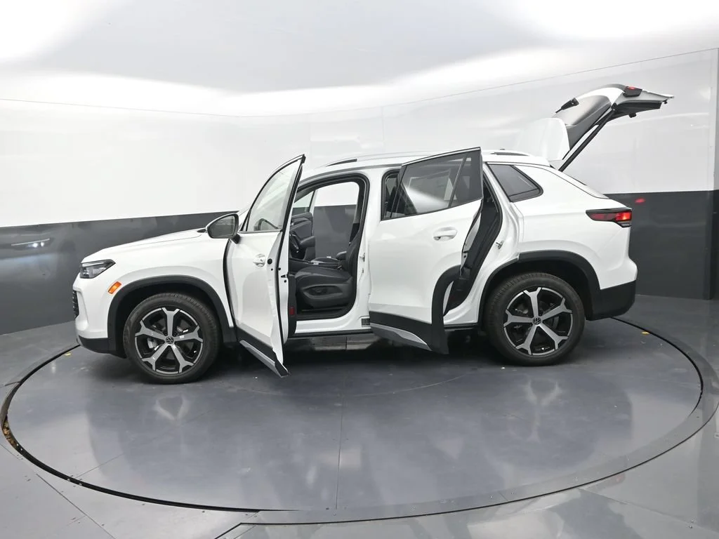 2026 Volkswagen Tiguan SE - Photo 33