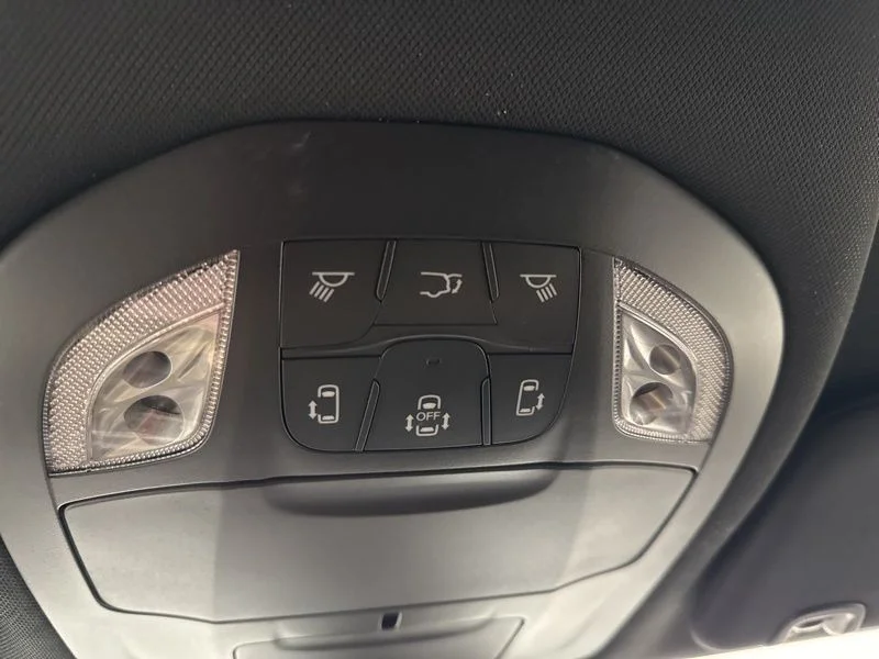 2026 Chrysler Pacifica Select - Photo 37