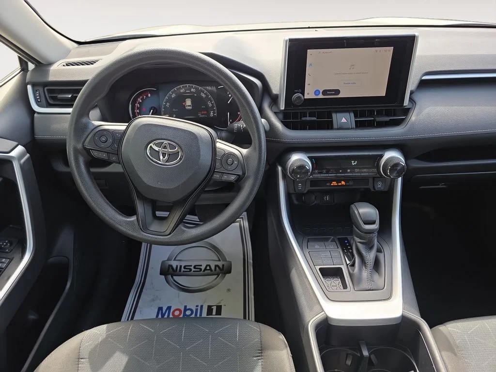 Used 2025 Ice Toyota XLE image 10