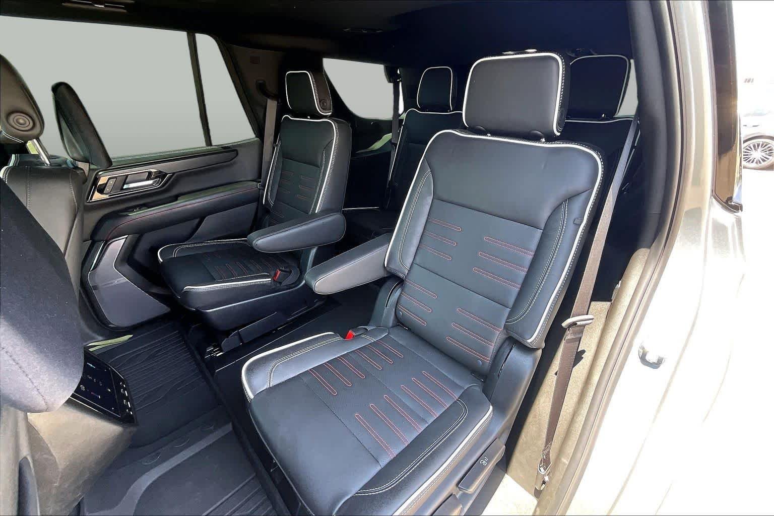 Used 2026 Sterling Metallic GMC AT4 Ultimate image 21