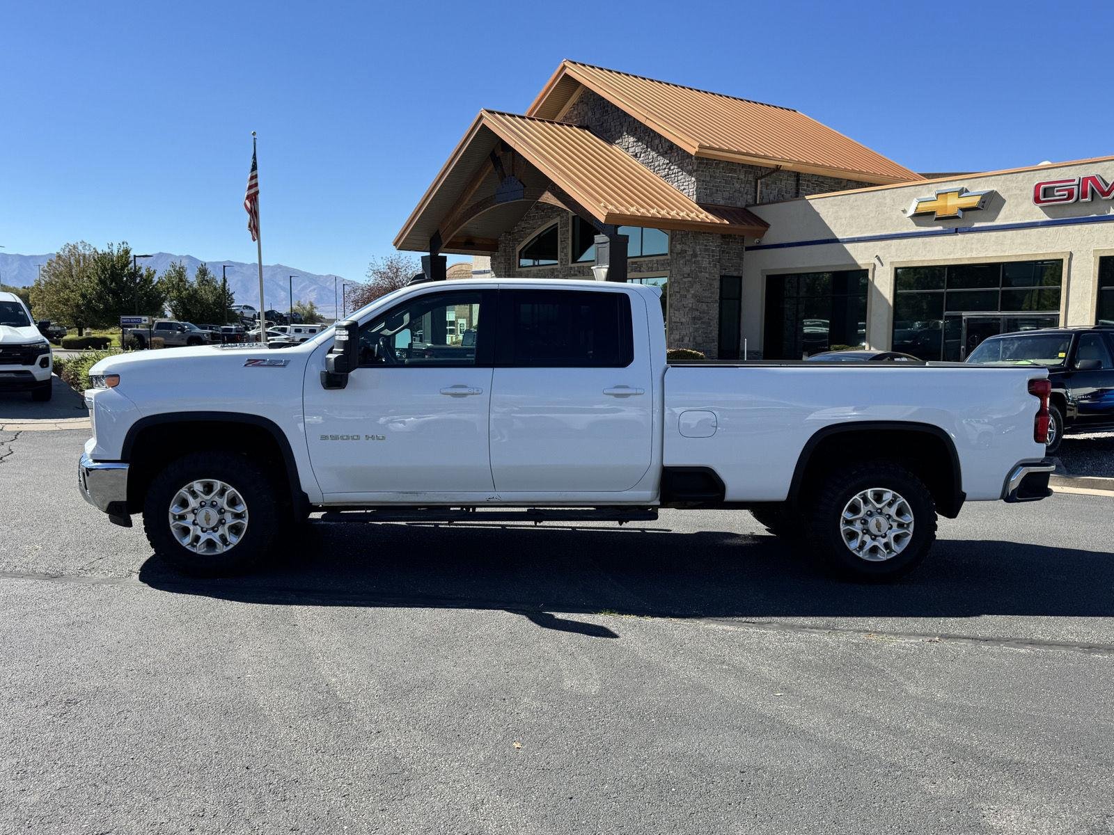 Used 2024 Summit White Chevrolet LT image 14