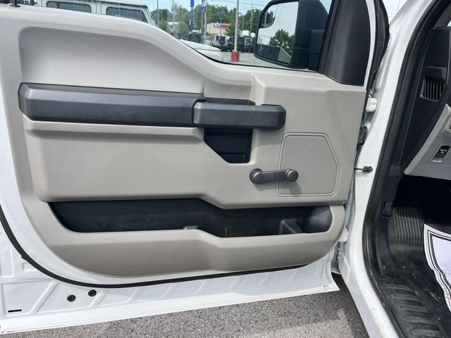 Used 2019 White Ford XL image 19