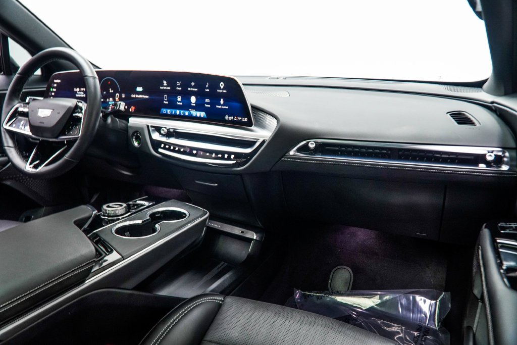 Used 2025 Black Cadillac Sport image 21