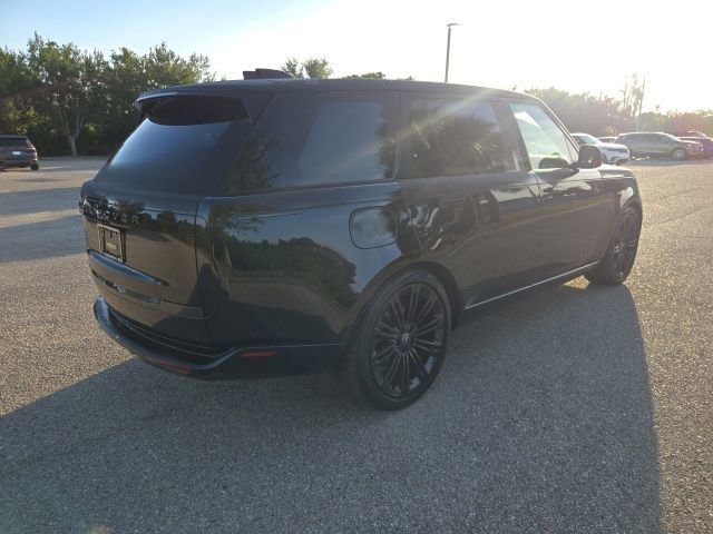 Used 2024 Black Land Rover SE image 5