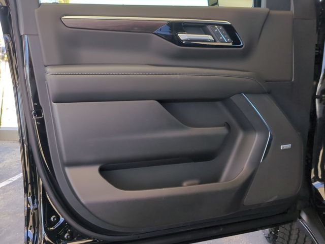 2026 Chevrolet Suburban Z71 - Photo 22