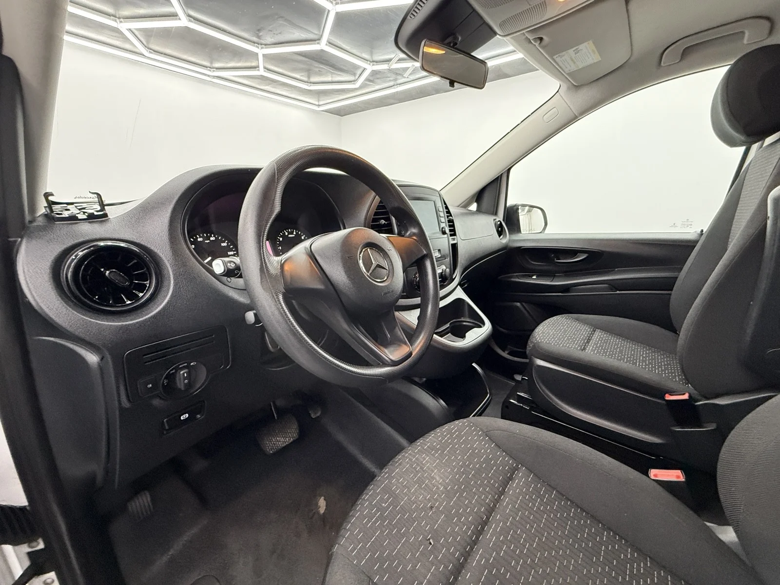 Used 2022 Arctic White Mercedes-Benz  image 16