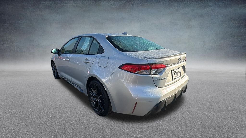 Used 2025 Classic Silver Metallic Toyota SE image 27