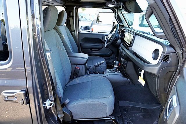 New 2026 Granite Crystal Metallic Clear-Coat Exterior Paint Jeep Sport S image 16