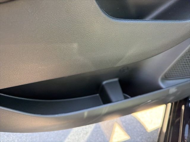 2026 Chrysler Pacifica Select - Photo 23