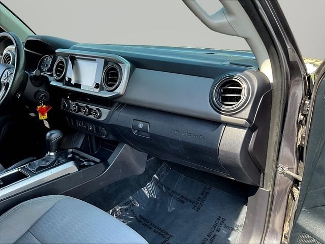 Used 2016 Gray Toyota SR5 image 30