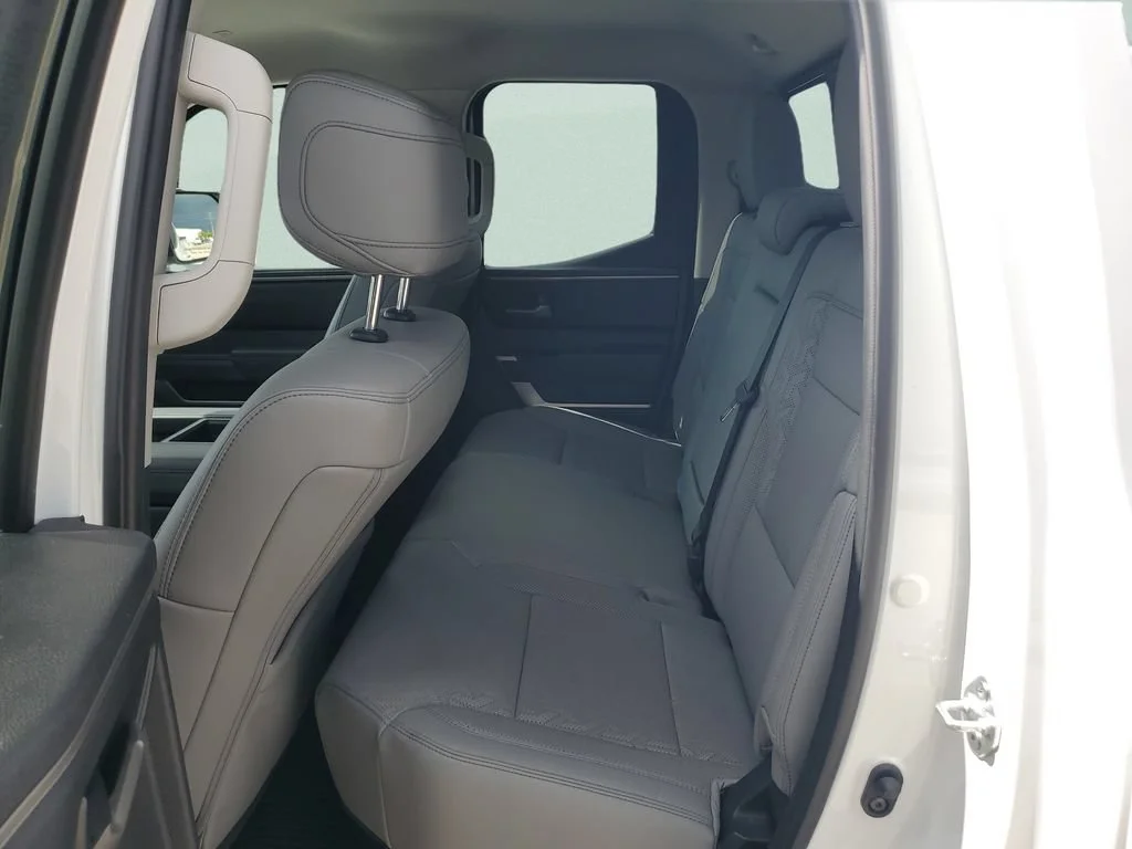 Used 2022 White Toyota SR5 image 10