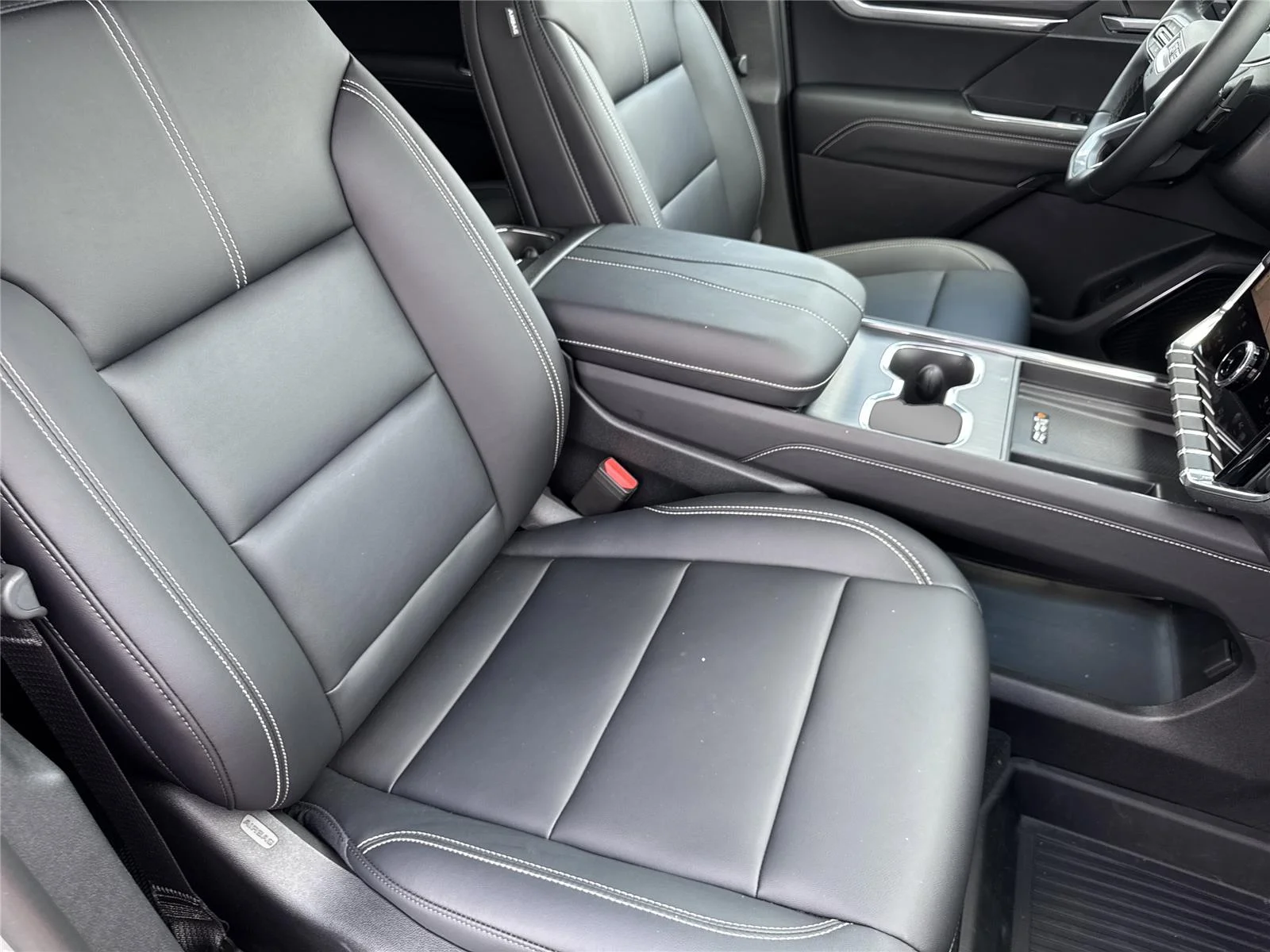 Used 2026 Sterling Metallic GMC Elevation image 37