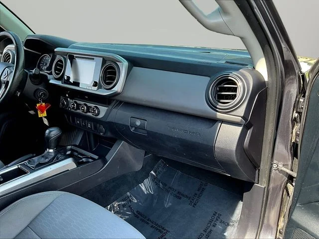 Used 2016 Gray Toyota SR5 image 30