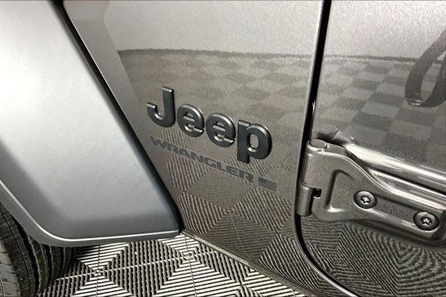 New 2026 Granite Crystal Metallic Clear-Coat Exterior Paint Jeep Sport S image 10