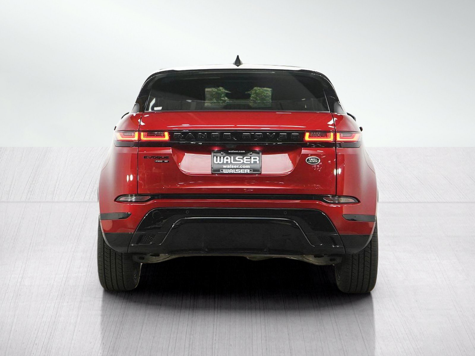 Used 2020 Firenze Red Metallic Land Rover R-Dynamic SE image 4