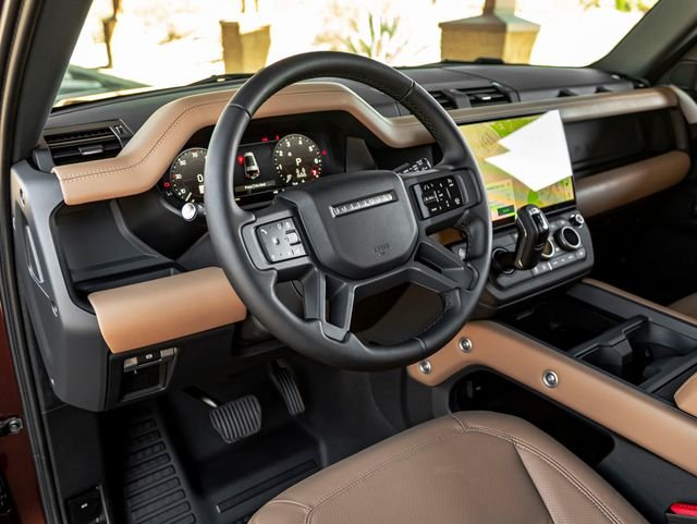 New 2026 Sedona Red Land Rover S image 15
