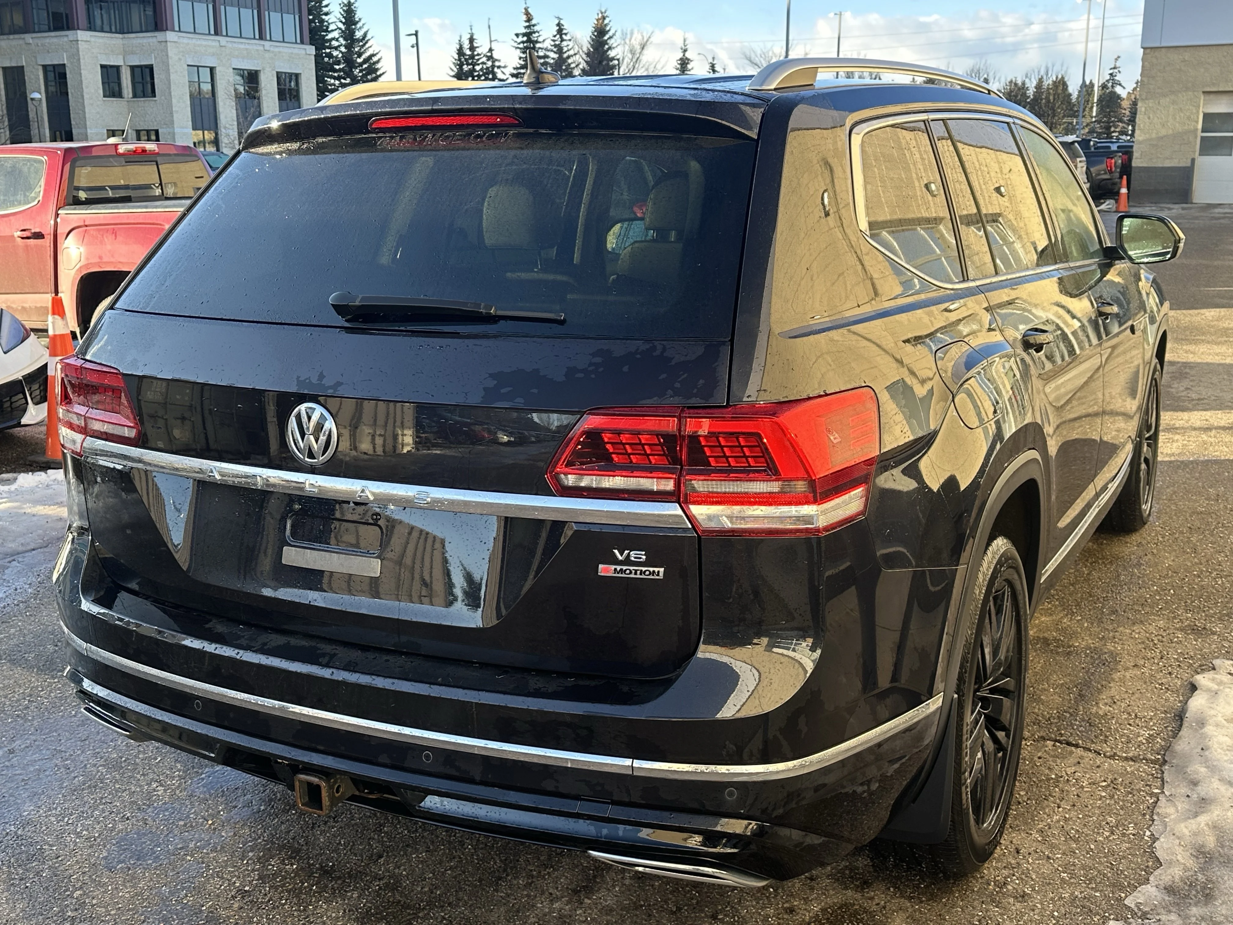 Certified Used 2019 Black Volkswagen Execline image 6