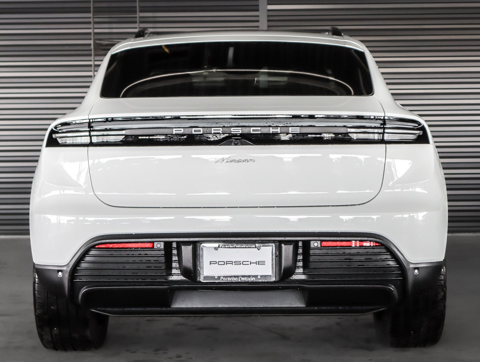 2026 Porsche Macan Base - Photo 9
