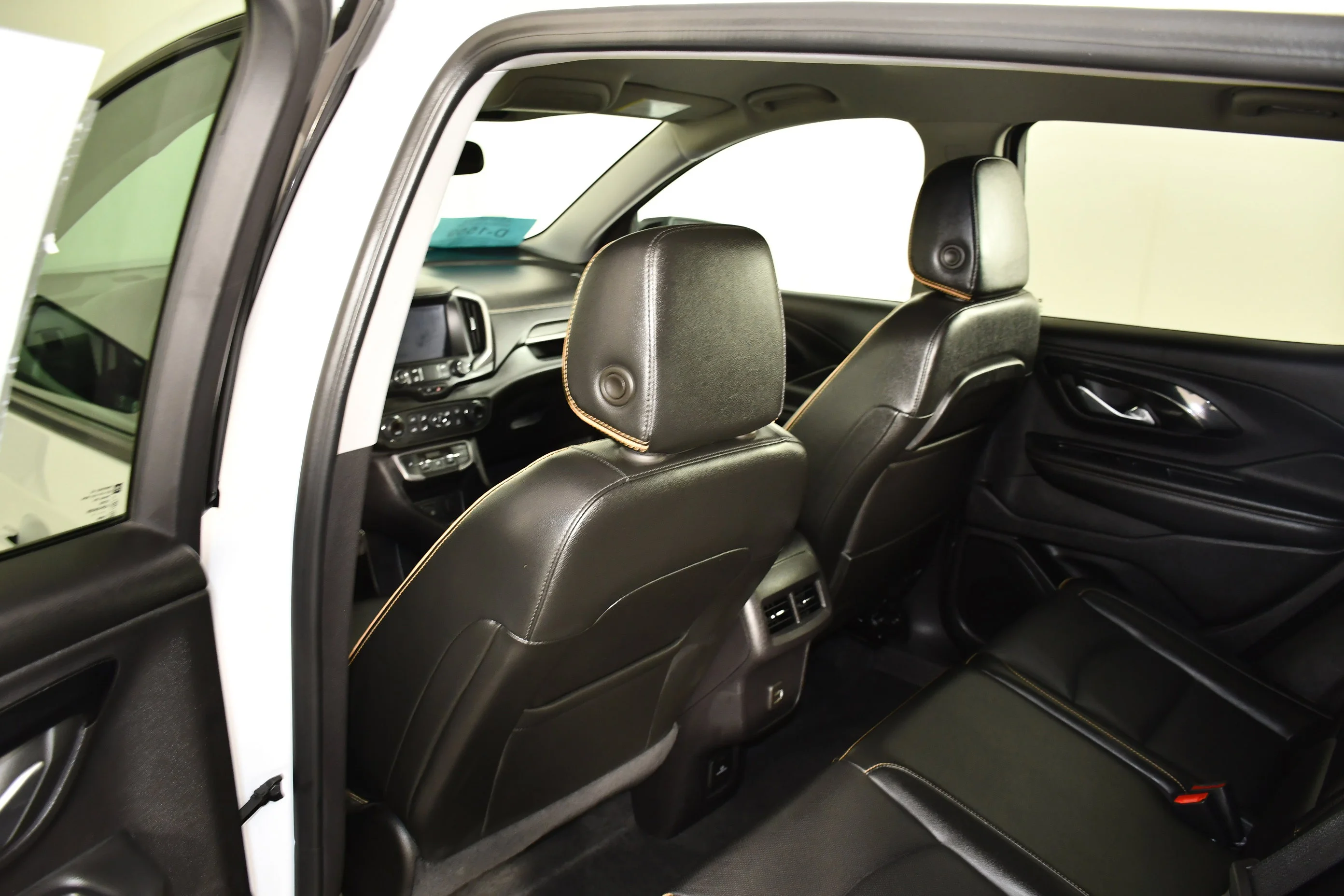 Used 2024 Summit White GMC AT4 image 49