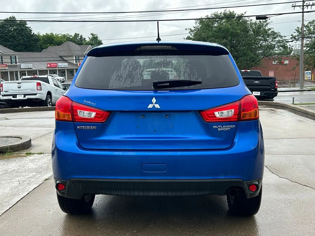 Used 2015  Mitsubishi ES image 7