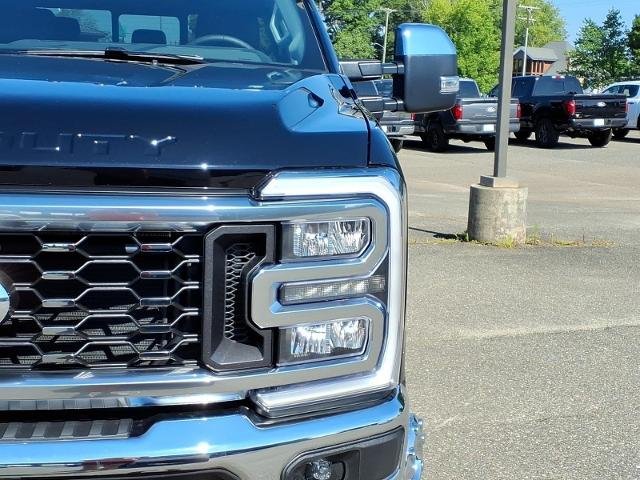 New 2026 Agate Black Metallic Ford F-350® Lariat® image 17