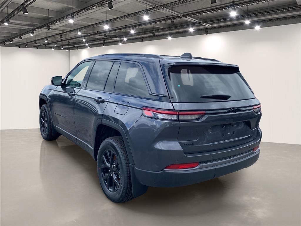New 2026 Baltic Gray Metallic Clearcoat Jeep Altitude image 3