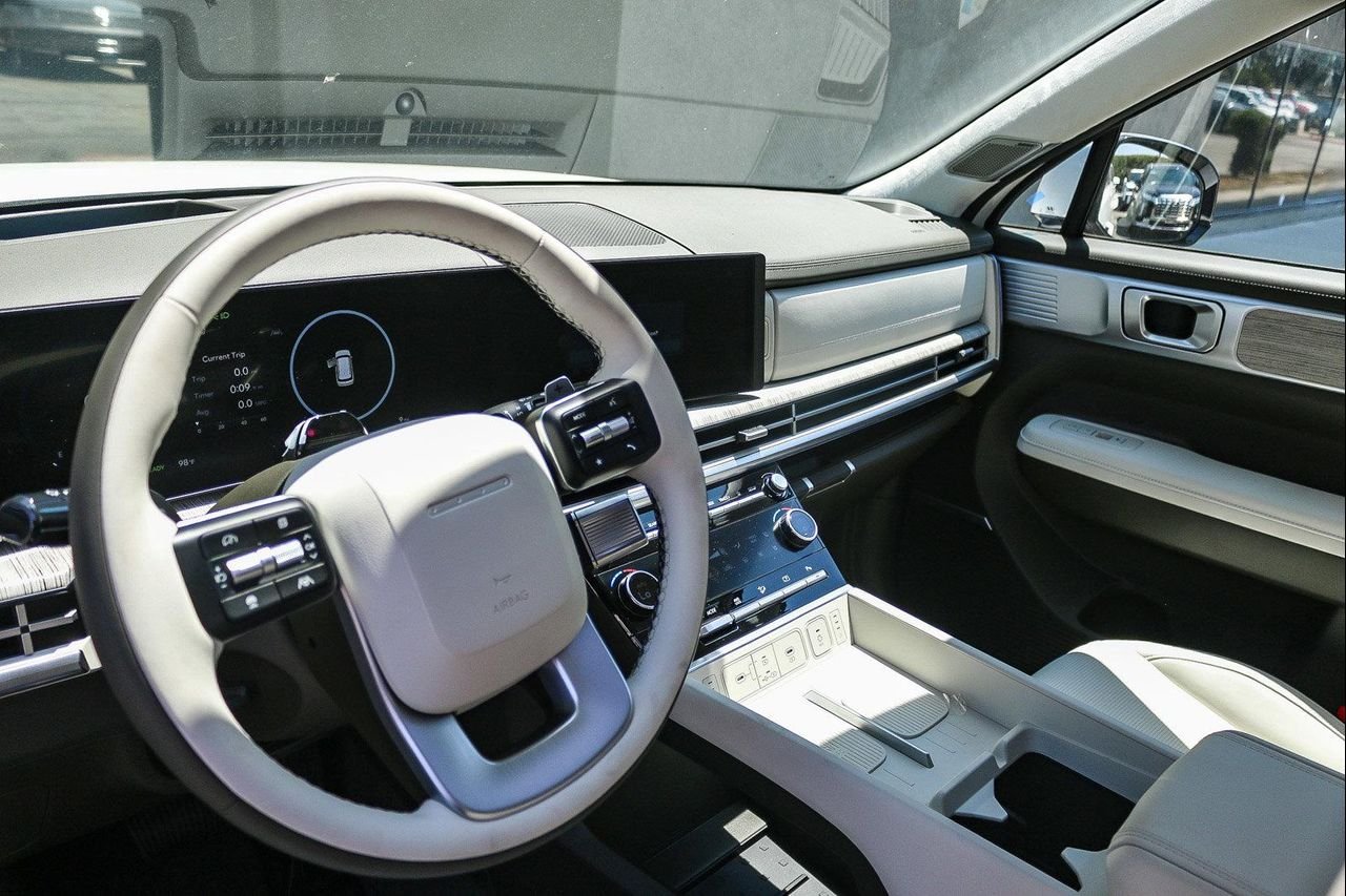 New 2025 White Hyundai Calligraphy image 54