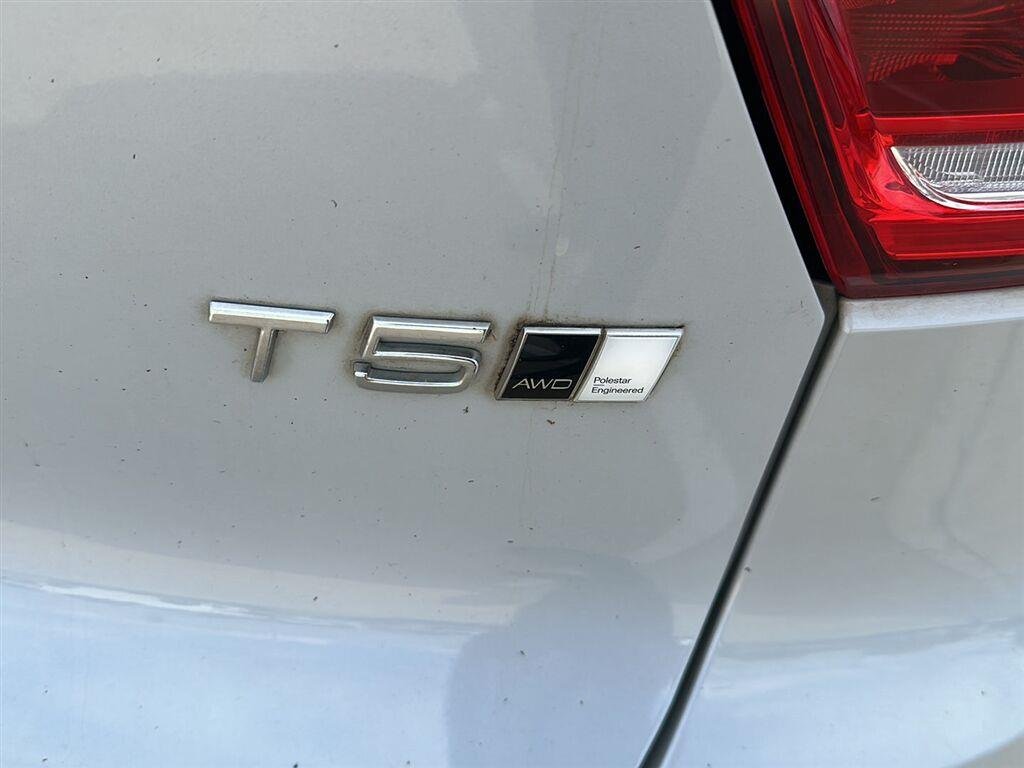 Used 2021 Glacier Silver Metallic Volvo R-Design image 9