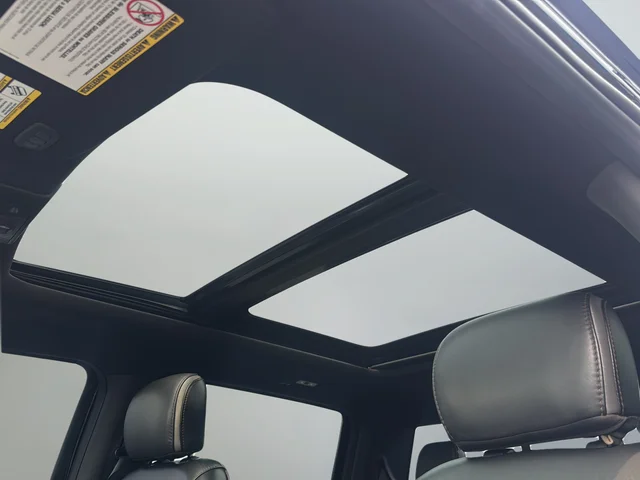 Used 2019  Ford Platinum image 19