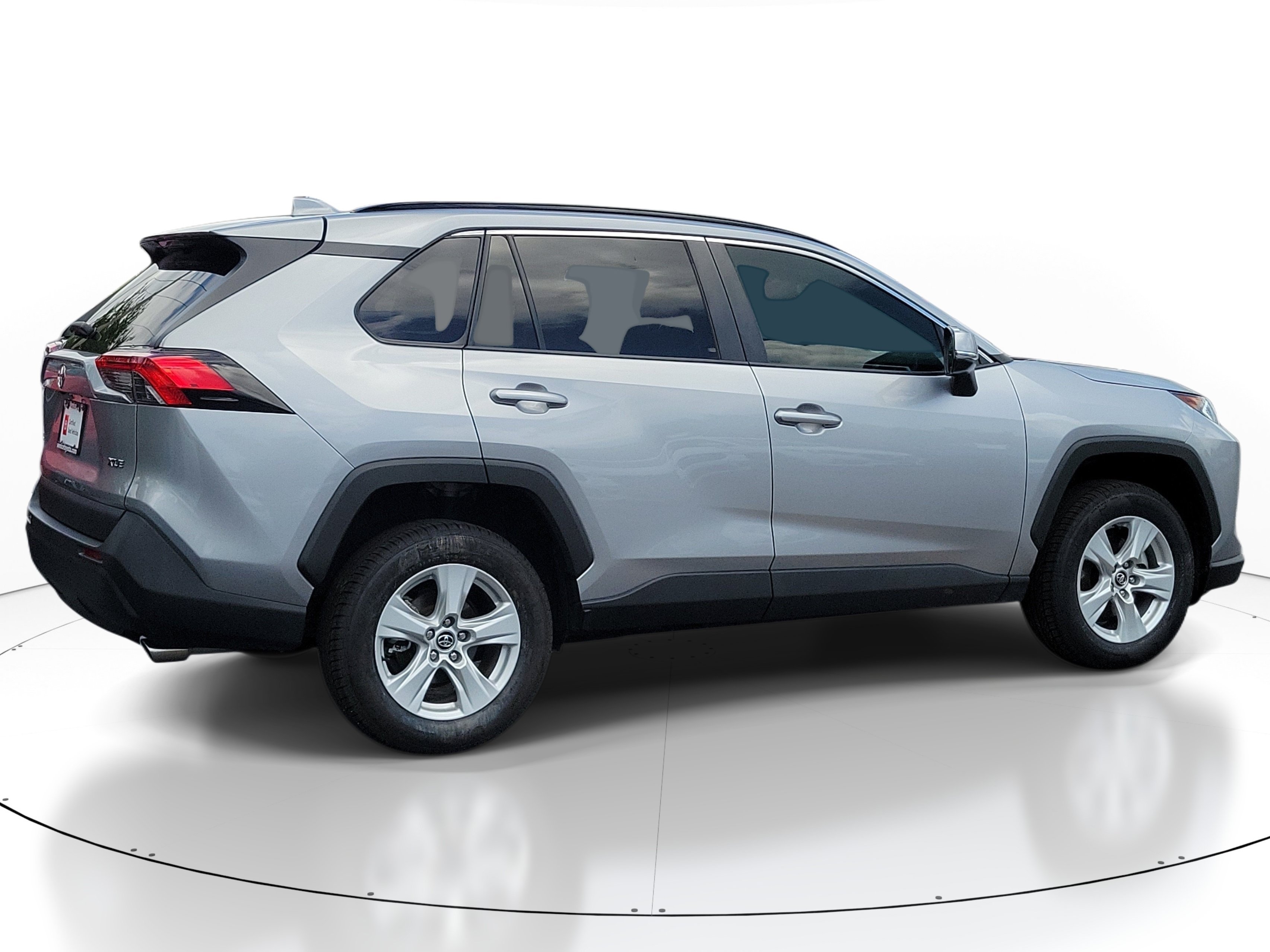 Used 2020 Silver Sky Metallic Toyota XLE image 6