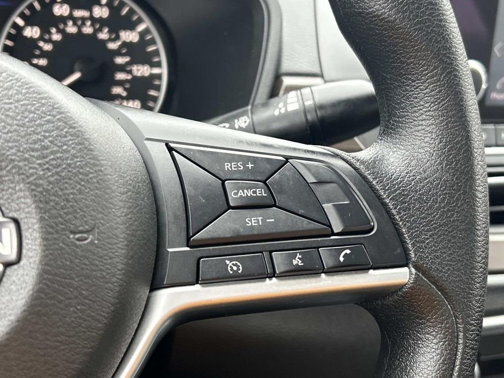 Used 2023 White Nissan 2.5 SV image 22