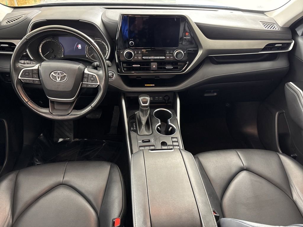 Used 2023 Silver Toyota L image 24