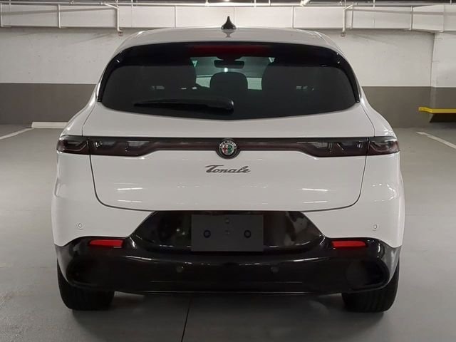 New 2025 Milano White Exterior Paint Alfa Romeo Base image 6