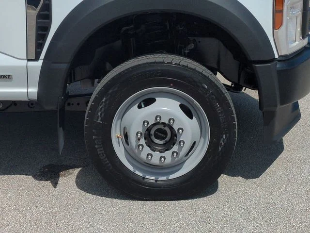 2025 Ford F-450 Super Duty Chassis Cab XL - Photo 11