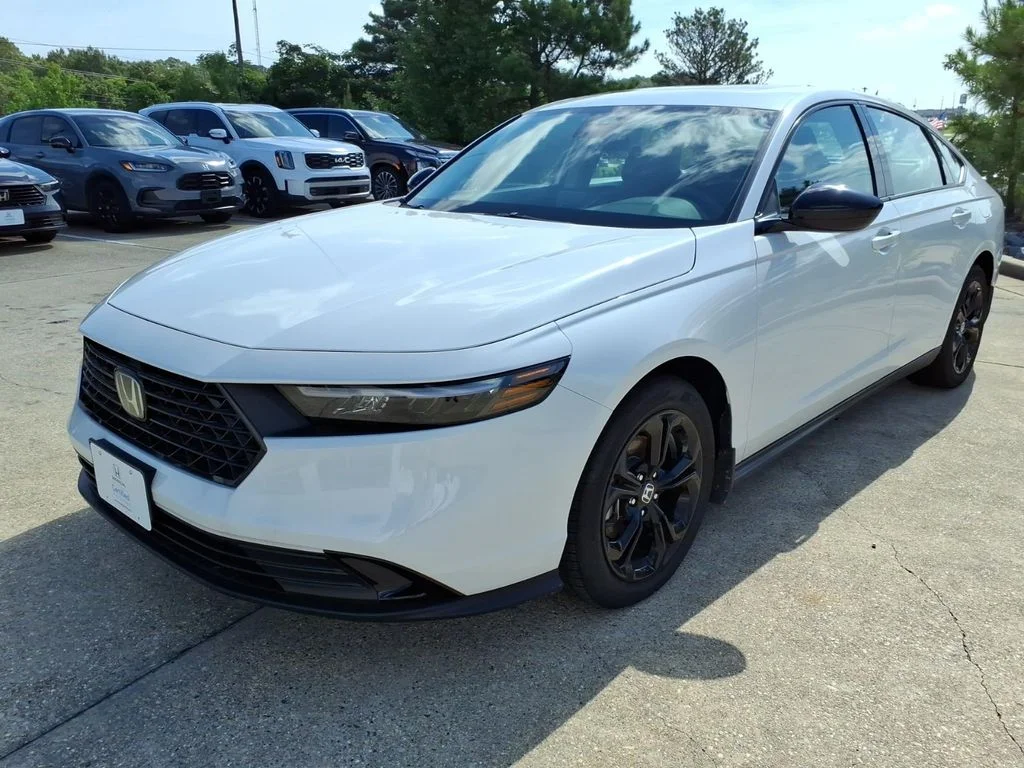 2025 Honda Accord SE - Photo 6