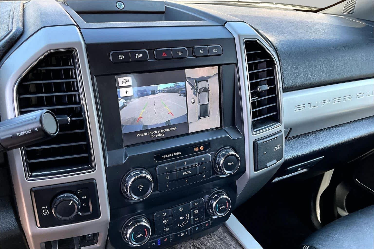 Used 2019 Magnetic Ford LARIAT image 29