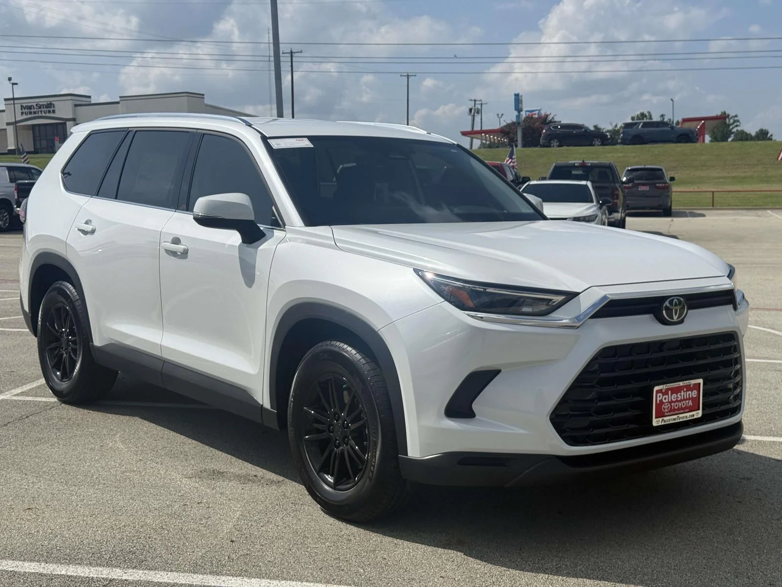 New 2026 Wind Chill Pearl Toyota XLE image 2