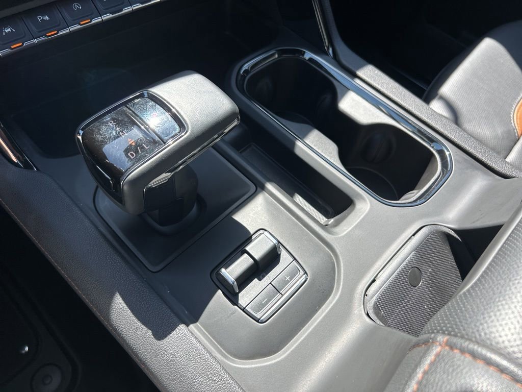 Used 2025 Summit White GMC AT4 image 42