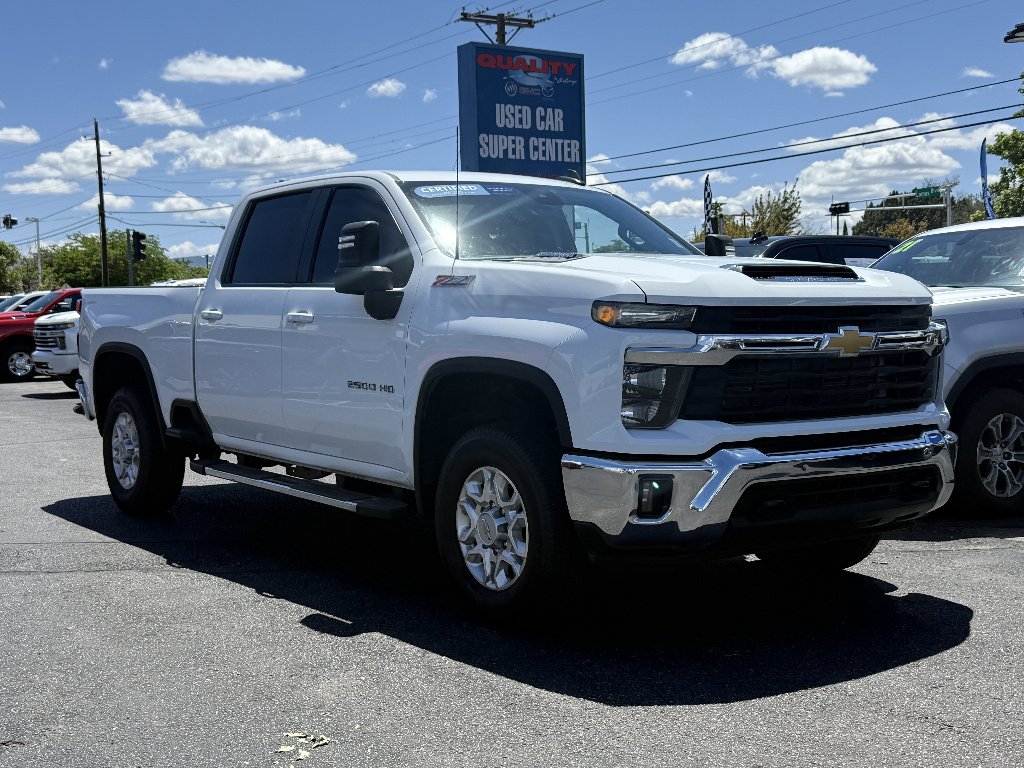 2025 Chevrolet Silverado HD LT 4WD Crew Cab Standard Box's photo