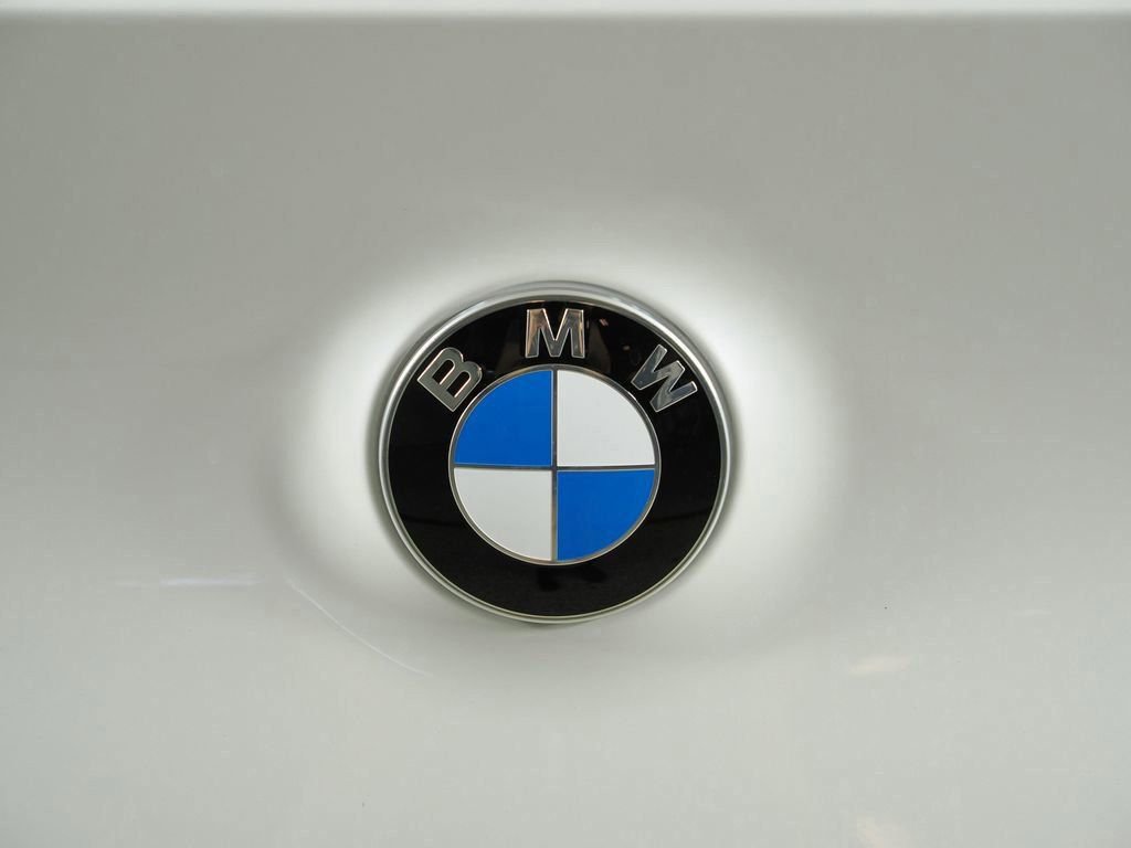 Certified Used 2025 Mineral White Metallic BMW 30 xDrive image 12