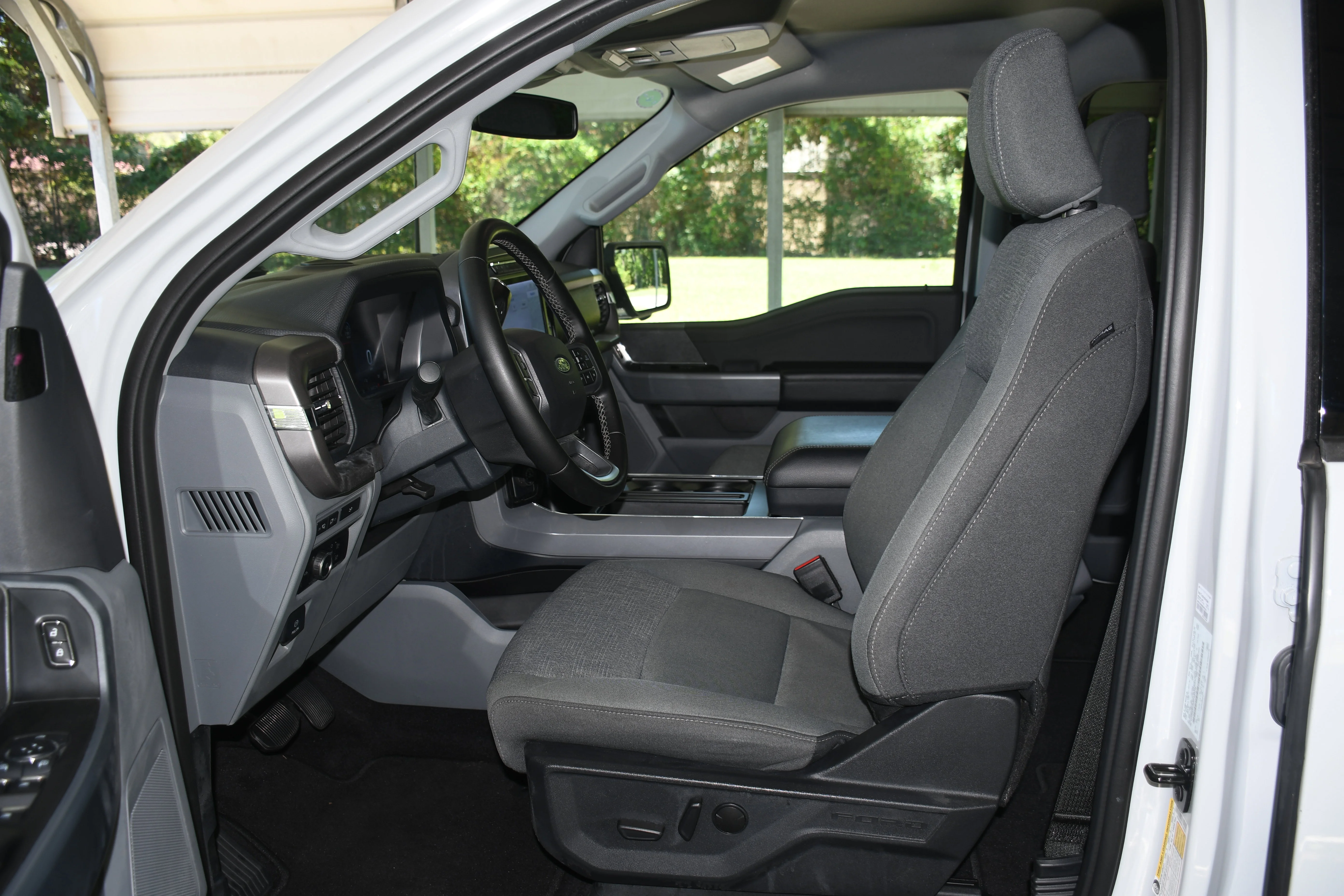 Used 2024 White Ford XLT image 6