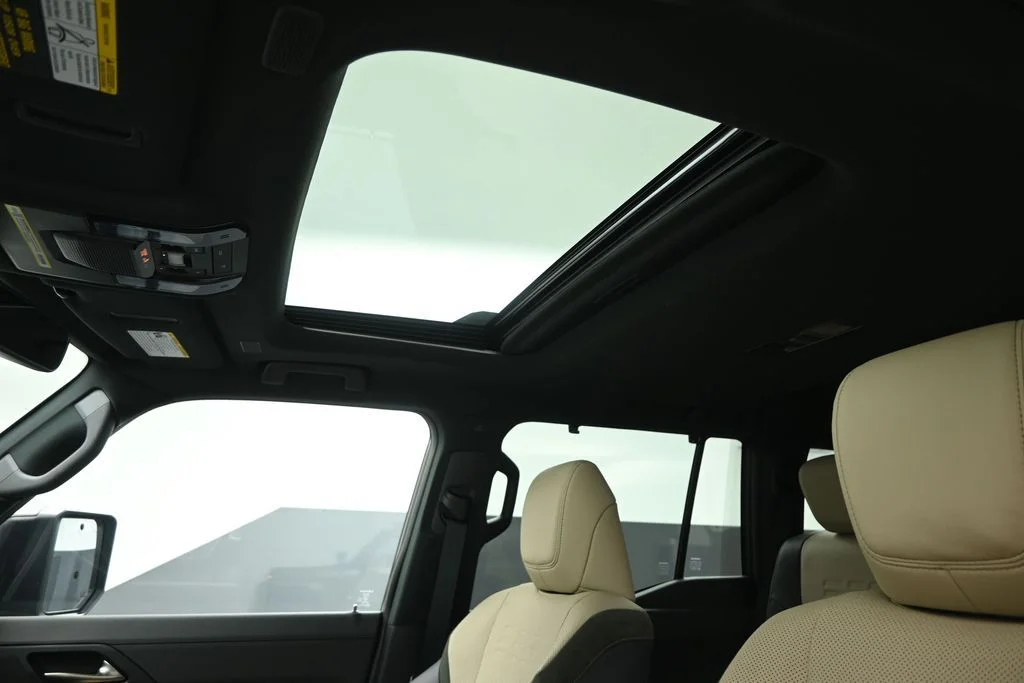 Used 2025 Green Lexus 550 Overtrail+ image 16
