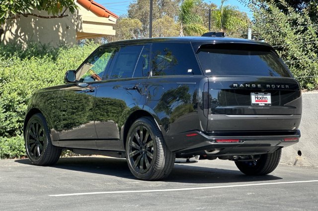New 2026 Santorini Black Land Rover SE image 3