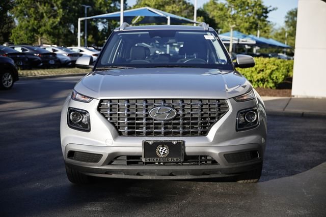 Used 2025 Shimmering Silver Hyundai SEL image 13