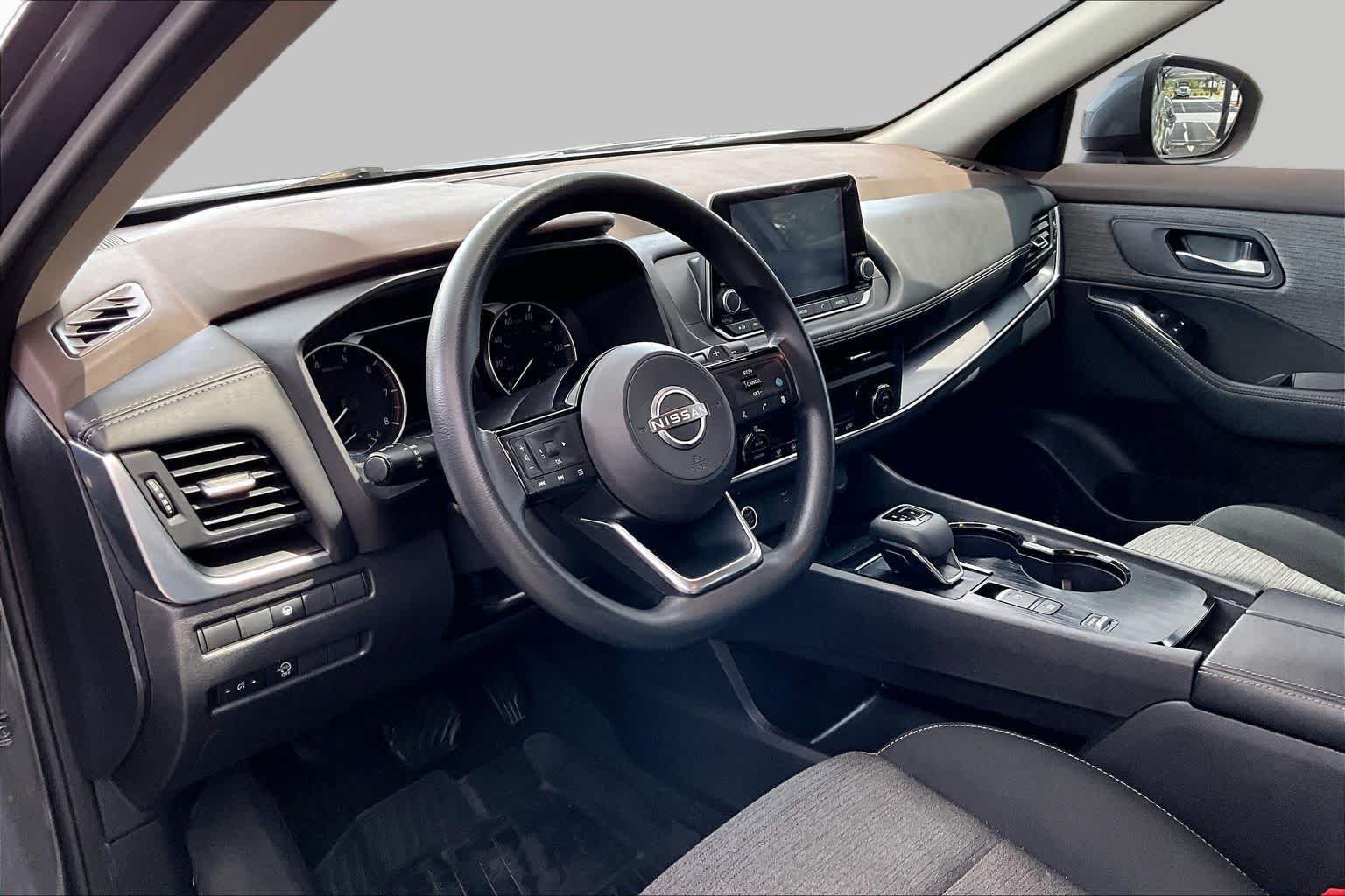 Used 2023 Gun Metallic Nissan SV image 18