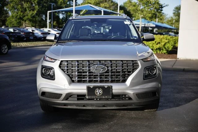 Used 2025 Shimmering Silver Hyundai SEL image 13